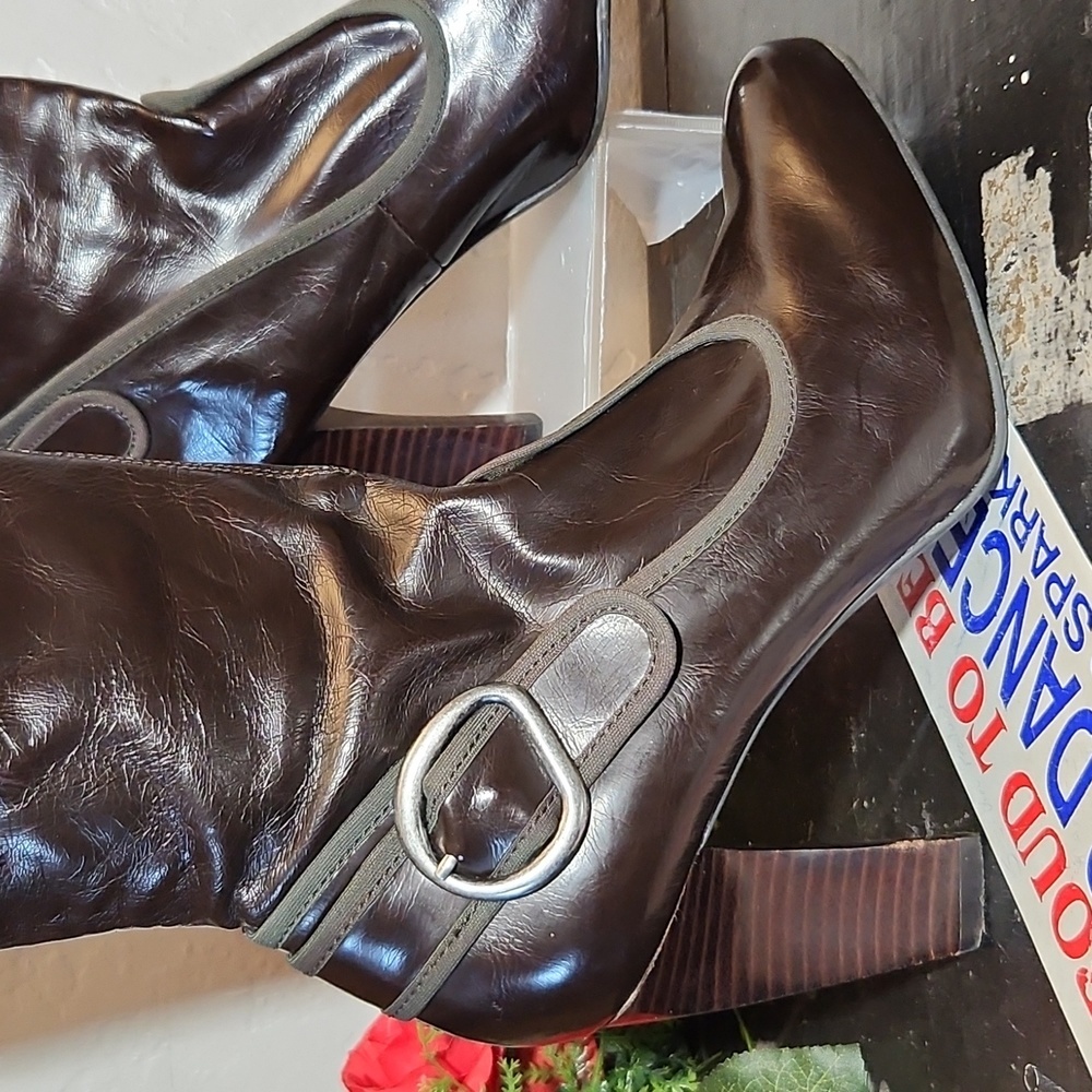 FRANCO SARTO Man Made Thin Patent Pull On Buckle Detail Heelwd Boot 7.5M - Picture 3 of 16